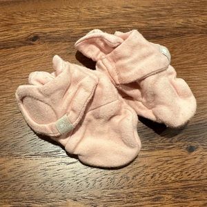 🌸3 for $10🌸 Goumi baby booties